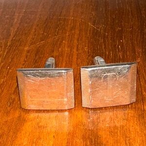 Vintage Mid Century Gold Tone Rectangular Cufflinks with “T” engraving‎